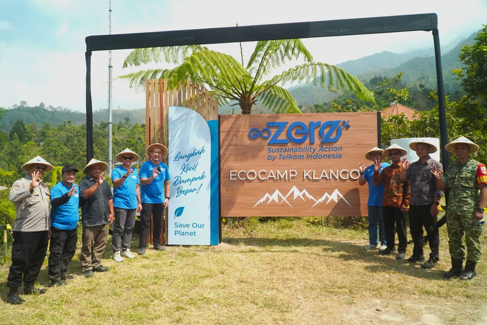 Penanaman pohon GoZero% Plant & Grow Action di kawasan Bukit Klangon, Sleman